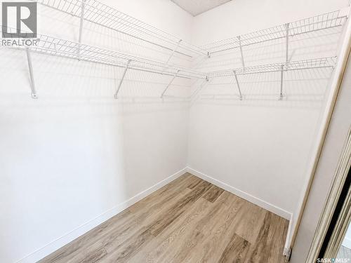 1401 430 5Th Avenue N, Saskatoon, SK - Indoor With Storage