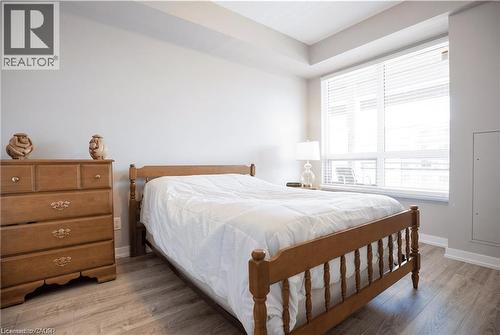 40 Esplanade Lane Unit# 402, Grimsby, ON - Indoor Photo Showing Bedroom
