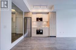 907 - 10 OAK STREET Toronto, ON M5A 0Z1