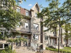 8 ZEZEL WAY Toronto, ON M1P 0C3