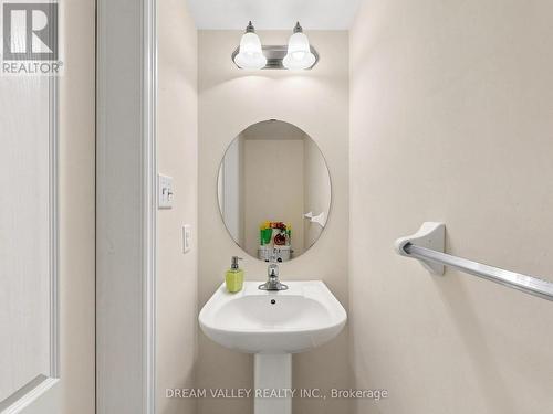8 Zezel Way, Toronto, ON - Indoor Photo Showing Bathroom