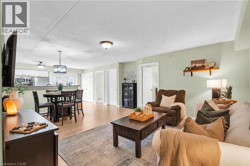 1479 Maple Avenue Unit# 102, Milton, ON - Indoor Photo Showing Living Room