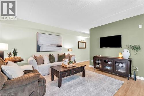 1479 Maple Avenue Unit# 102, Milton, ON - Indoor Photo Showing Living Room