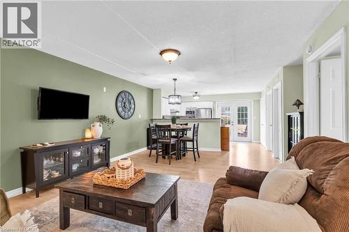 1479 Maple Avenue Unit# 102, Milton, ON - Indoor Photo Showing Living Room