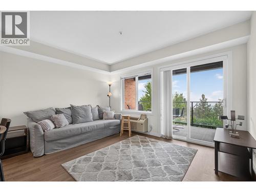 883 Academy Way Unit# 103, Kelowna, BC - Indoor Photo Showing Living Room