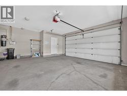 Large garage. - 