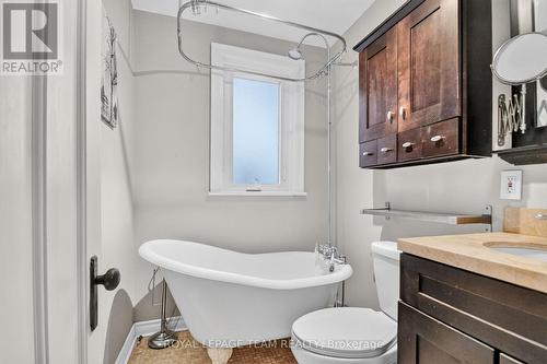 157 Mulvihill Avenue, Ottawa, ON - Indoor Photo Showing Bathroom