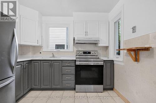 157 Mulvihill Avenue, Ottawa, ON - Indoor Photo Showing Kitchen