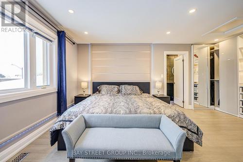 48 Coldstream Crescent, Richmond Hill, ON - Indoor Photo Showing Bedroom
