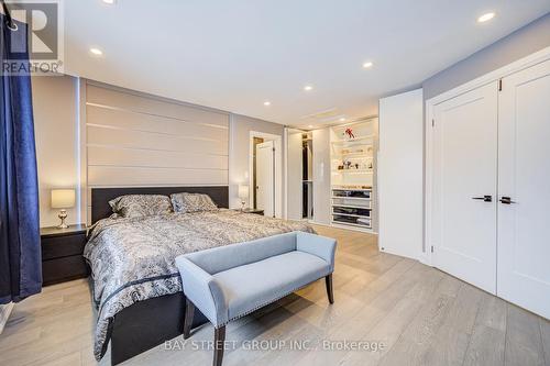 48 Coldstream Crescent, Richmond Hill, ON - Indoor Photo Showing Bedroom