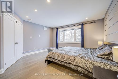48 Coldstream Crescent, Richmond Hill, ON - Indoor Photo Showing Bedroom