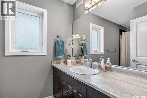523 Redwood Crescent, Warman, SK - Indoor Photo Showing Bathroom