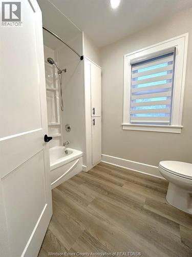 1748 Hall Avenue Unit# Main, Windsor, ON - Indoor Photo Showing Bathroom