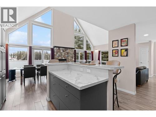 9315 Paradise Road, Kelowna, BC - Indoor