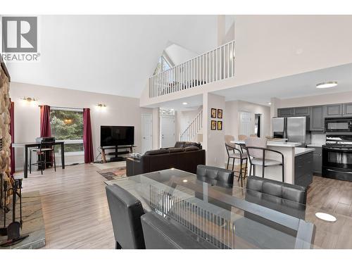 9315 Paradise Road, Kelowna, BC - Indoor