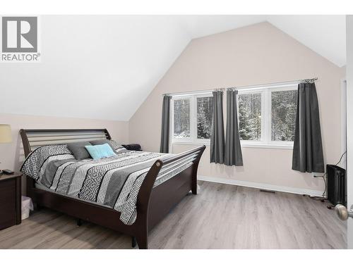 9315 Paradise Road, Kelowna, BC - Indoor Photo Showing Bedroom