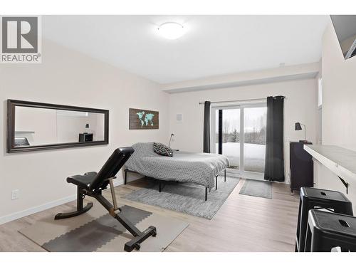 9315 Paradise Road, Kelowna, BC - Indoor Photo Showing Bedroom