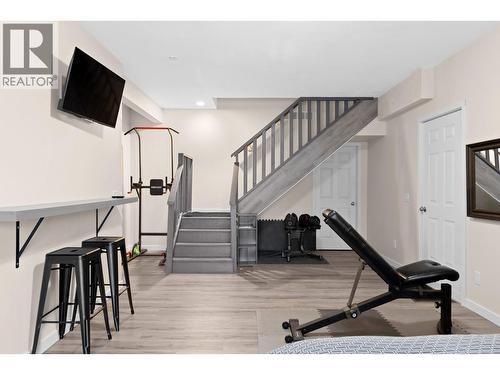 9315 Paradise Road, Kelowna, BC - Indoor
