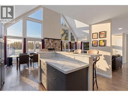 9315 Paradise Road, Kelowna, BC - Indoor