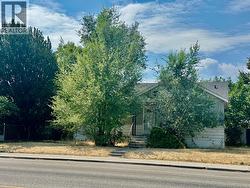 2038 Richter Street Kelowna, BC V1Y 2N5