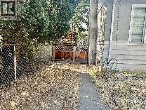 2038 Richter Street, Kelowna, BC - Outdoor