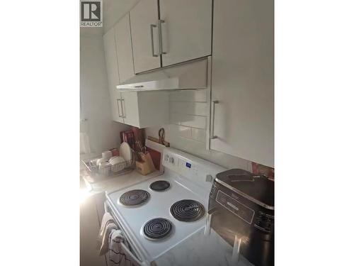 2038 Richter Street, Kelowna, BC - Indoor