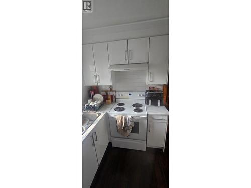 2038 Richter Street, Kelowna, BC - Indoor Photo Showing Kitchen
