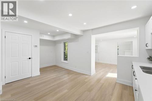 968 Main Street E, Hamilton, ON - Indoor Photo Showing Kitchen