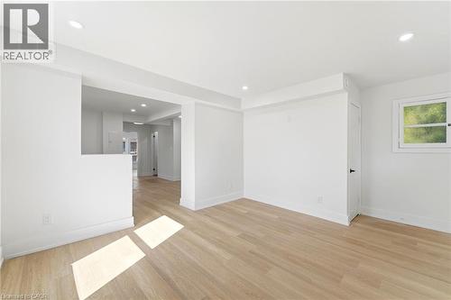 968 Main Street E, Hamilton, ON - Indoor Photo Showing Other Room