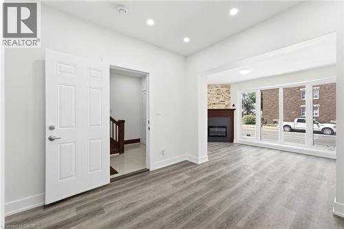 968 Main Street E, Hamilton, ON - Indoor Photo Showing Other Room