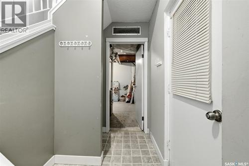 5136 10Th Avenue, Regina, SK - Indoor Photo Showing Other Room