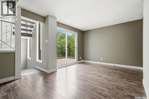 5136 10Th Avenue, Regina, SK - Indoor Photo Showing Other Room