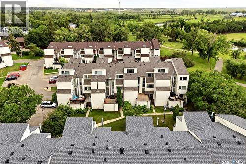 5136 10Th Avenue, Regina, SK - Outdoor
