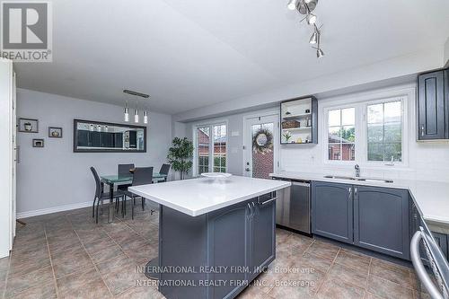 1855 Appleby Line, Burlington, ON - Indoor Photo Showing Kitchen With Double Sink