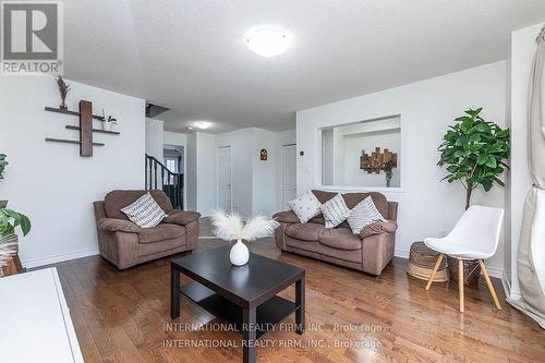 1855 Appleby Line, Burlington, ON - Indoor Photo Showing Living Room