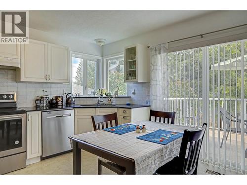 8405 Postill Drive, Coldstream, BC - Indoor