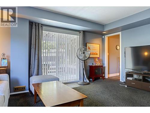 8405 Postill Drive, Coldstream, BC - Indoor