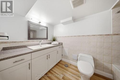 80 Jackson Avenue, Kitchener, ON - Indoor Photo Showing Bathroom