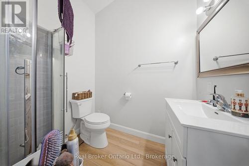 80 Jackson Avenue, Kitchener, ON - Indoor Photo Showing Bathroom