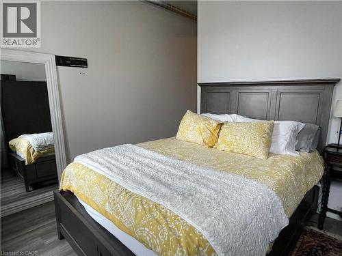 91 James Street N, Hamilton, ON - Indoor Photo Showing Bedroom