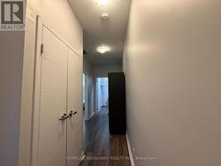 Lobby with ensuite laundry - 