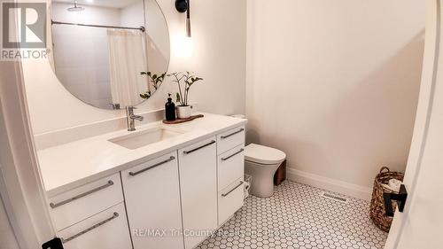 Second Level - 8987 Powers Road, Central Elgin, ON - Indoor Photo Showing Bathroom