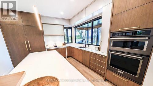 8987 Powers Road, Central Elgin, ON - Indoor Photo Showing Kitchen