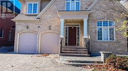 28 STOLLERY POND CRESCENT Markham, ON L6C 0V1