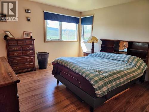 242 Dawson Drive, Faro, YT - Indoor Photo Showing Bedroom