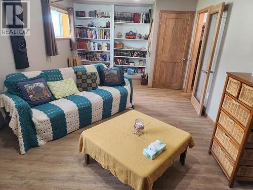 242 Dawson Drive, Faro, YT - Indoor