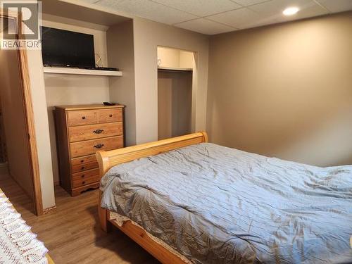 242 Dawson Drive, Faro, YT - Indoor Photo Showing Bedroom
