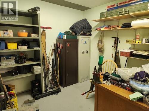 242 Dawson Drive, Faro, YT - Indoor