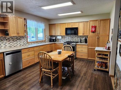242 Dawson Drive, Faro, YT - Indoor