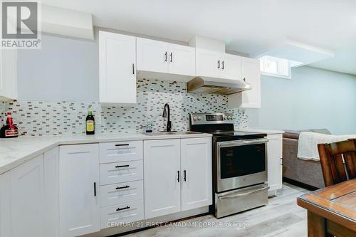 79 Newbridge Crescent, Brampton (Westgate), ON - Indoor Photo Showing Kitchen With Upgraded Kitchen